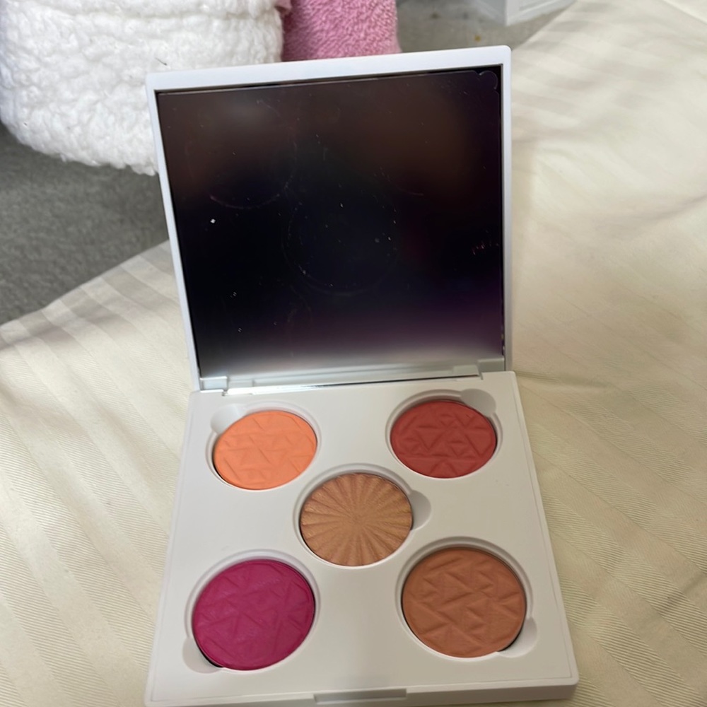 Ofra Island Time blush palette